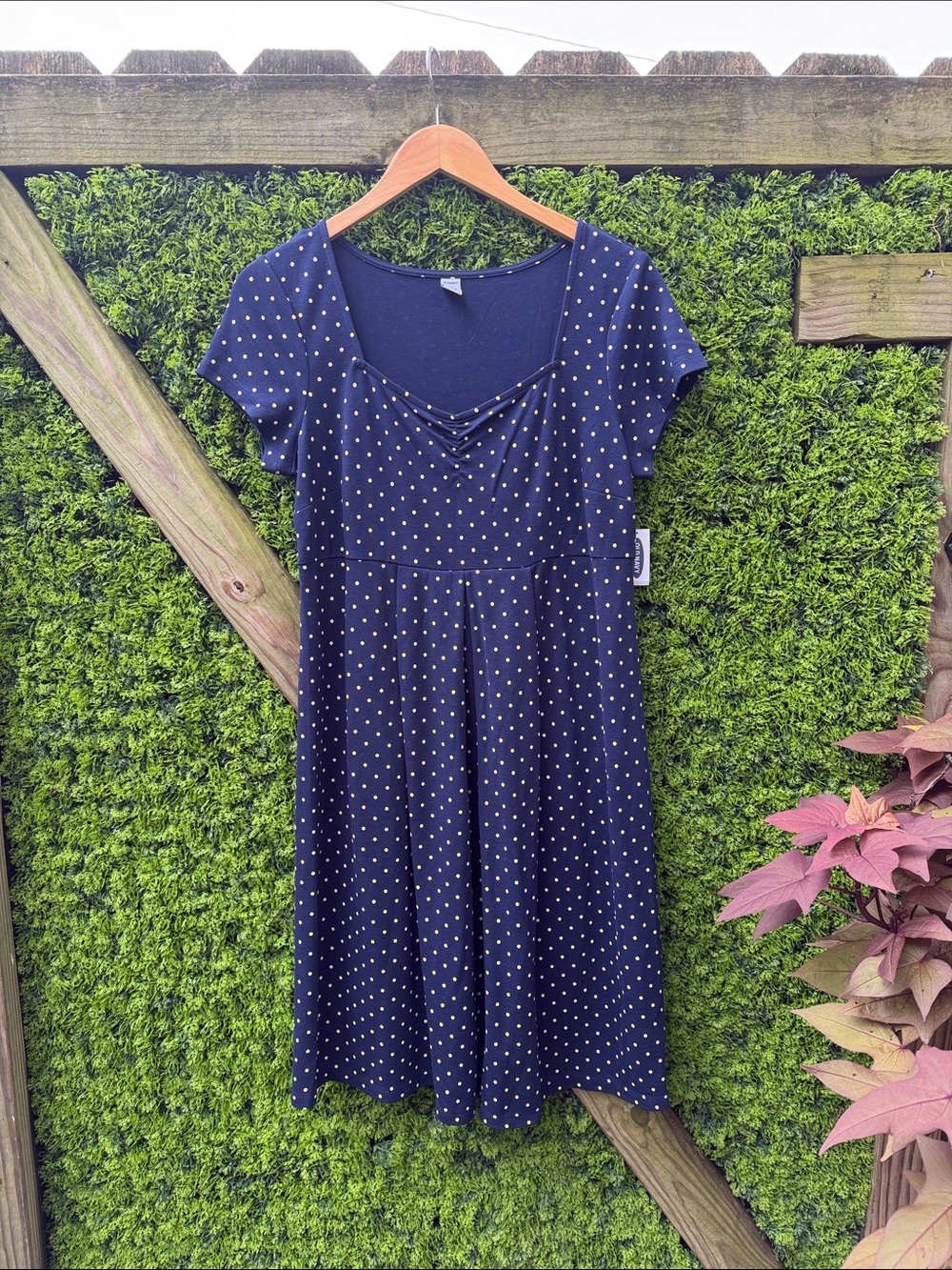 Old Navy Women’s Maternity Navy Polka Dot Short Sleeve Fit & Flare Dress NWT